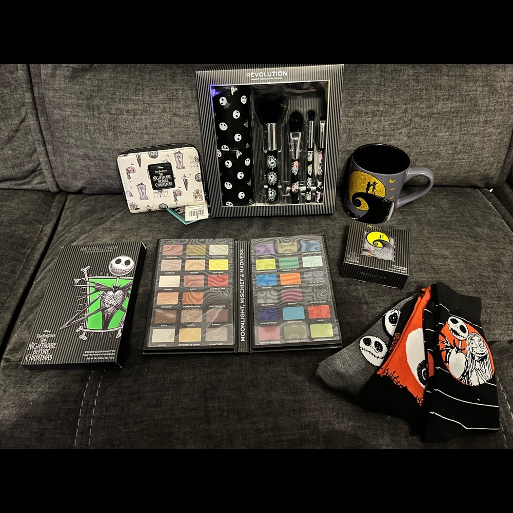NBC Bundle with Loungefly Wallet